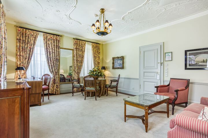 Room 15 of 80