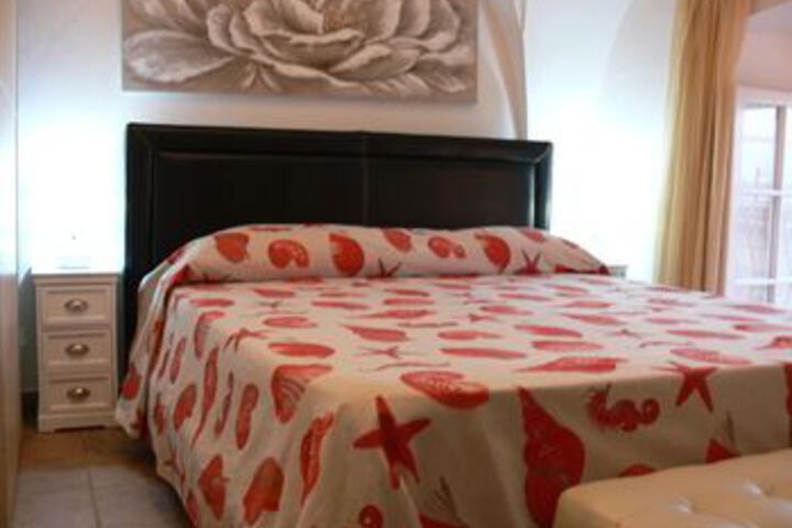 Room 19 of 38