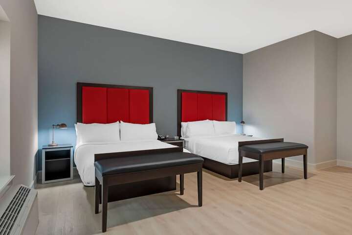 Room 7 of 48