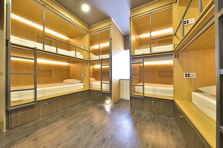 Room 9 of 96