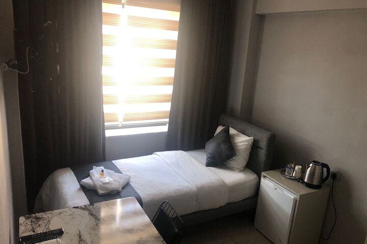 Room 8 of 32