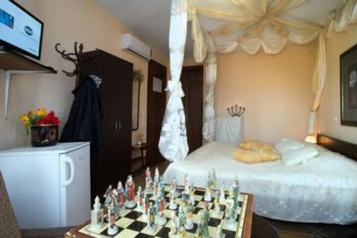 Room 38 of 60