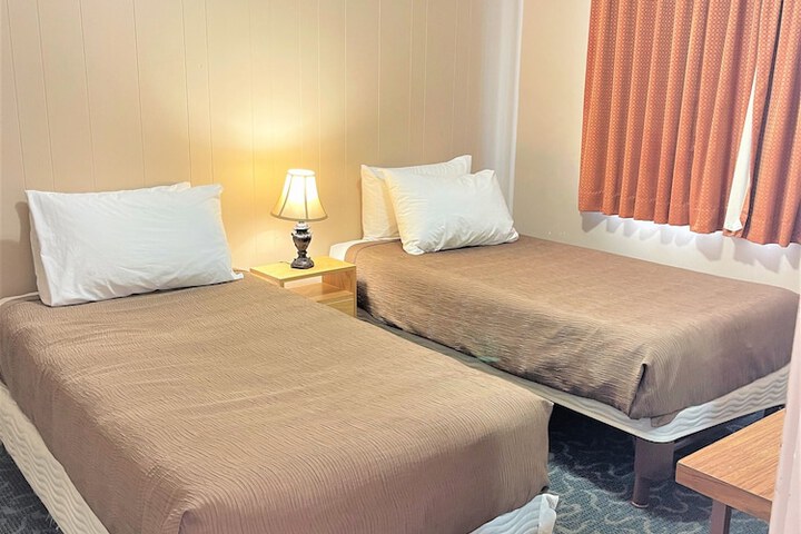Room 8 of 39