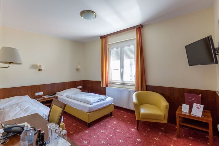 Room 17 of 64