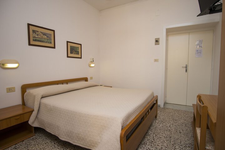 Room 21 of 45