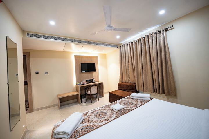 Room 8 of 24