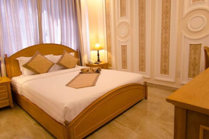 Room 16 of 40