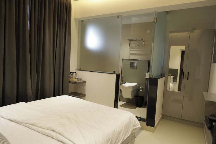 Room 27 of 51