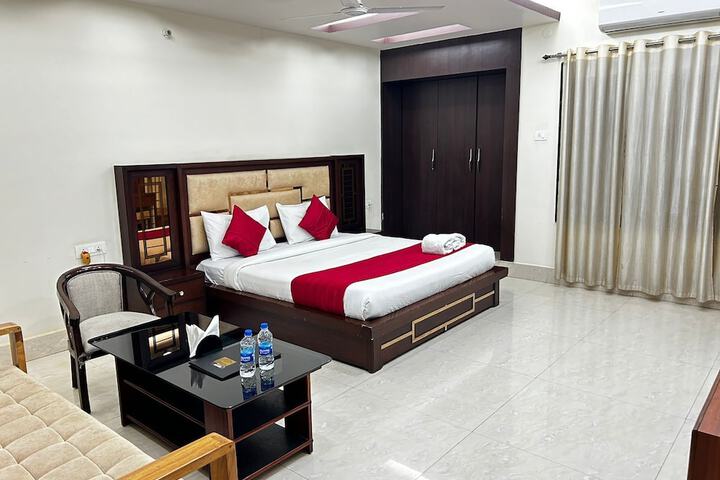 Room 6 of 22