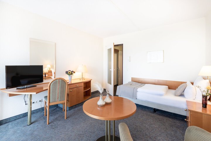 Room 17 of 60