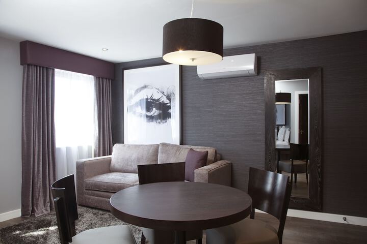 Room 52 of 68