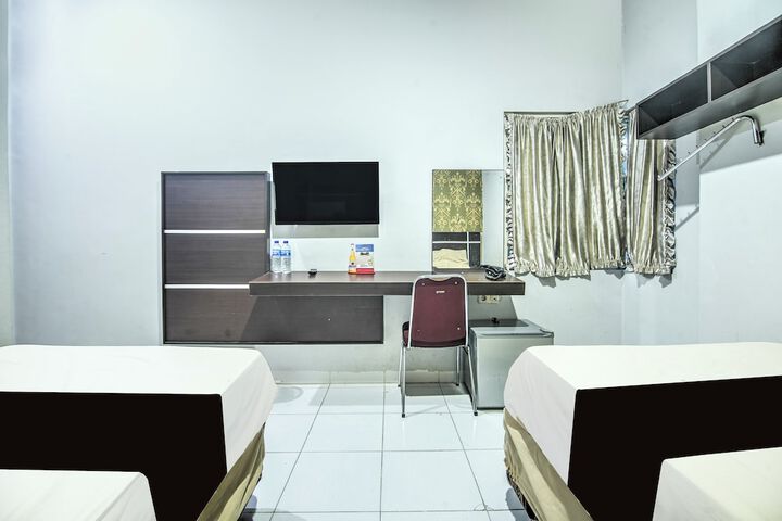 Room 7 of 8