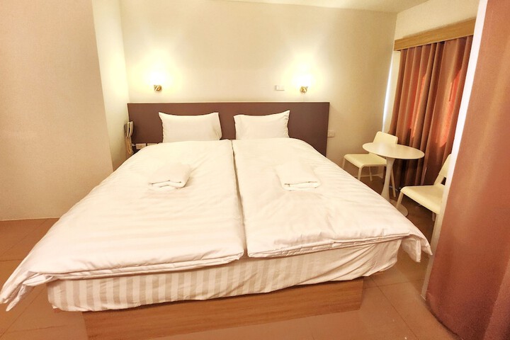 Room 16 of 78