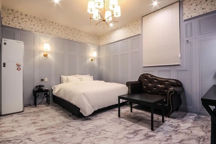 Room 135 of 152