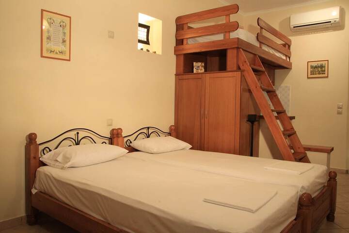 Room 3 of 6