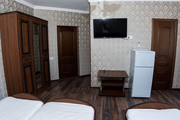Room 12 of 33