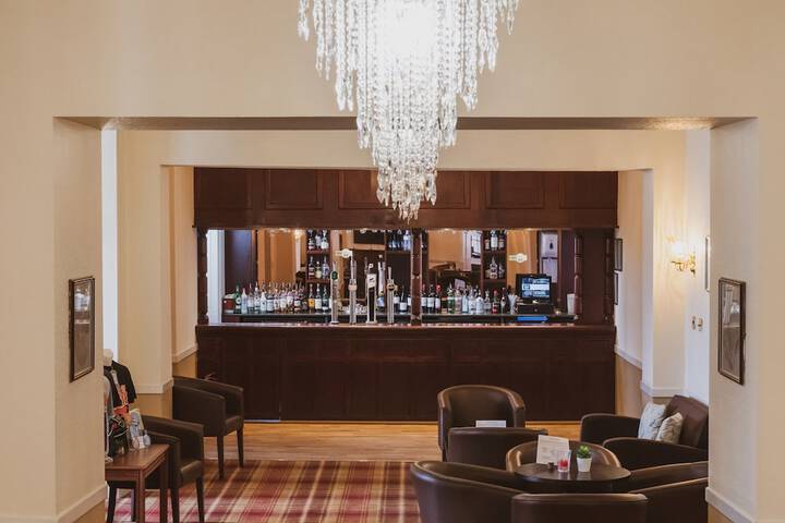 Lounge 62 of 69