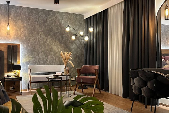 Room 10 of 46