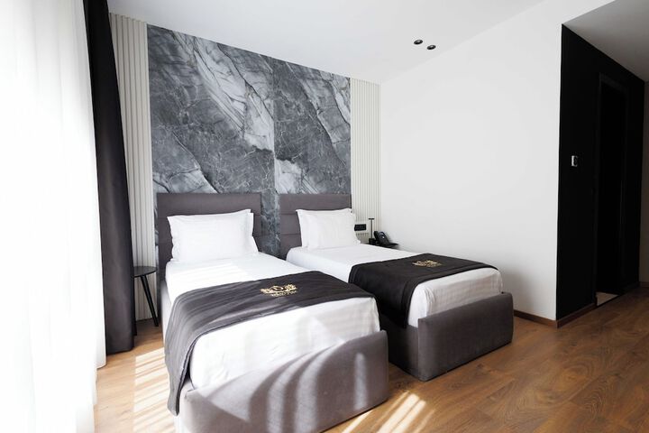 Room 43 of 123
