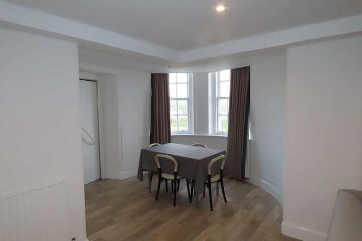 Room 54 of 100