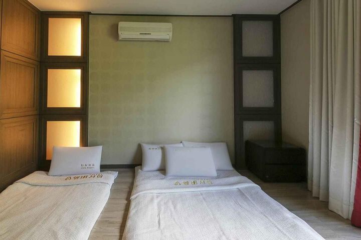 Room 28 of 58