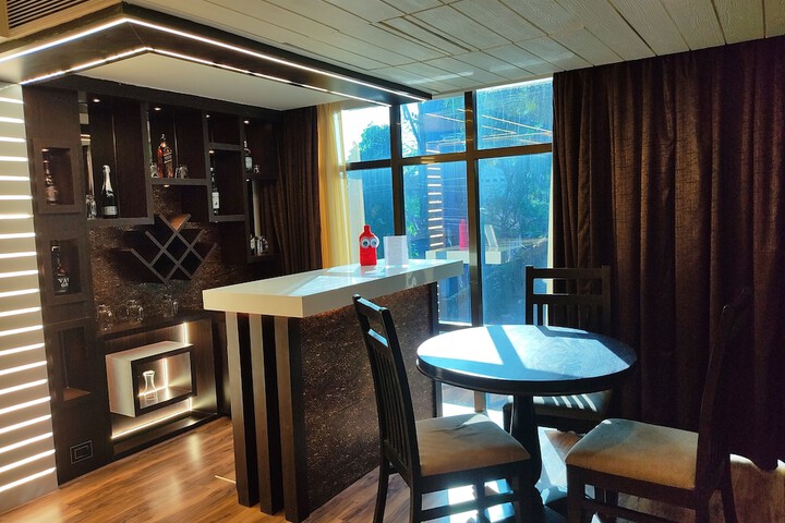 Lounge 69 of 74