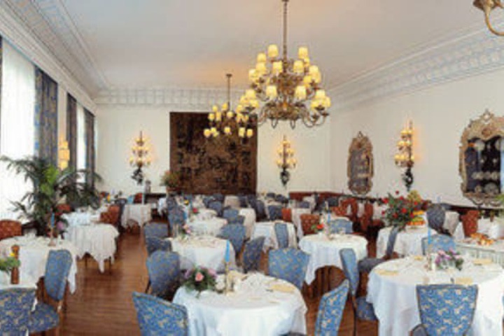 Dining Photos