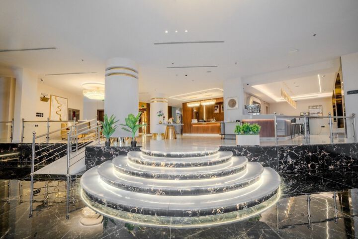Hotel Interior 10 of 73