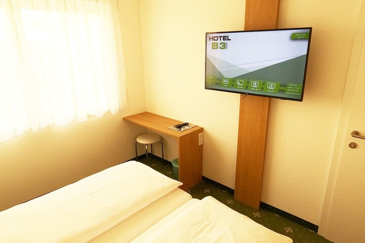 Room 7 of 42