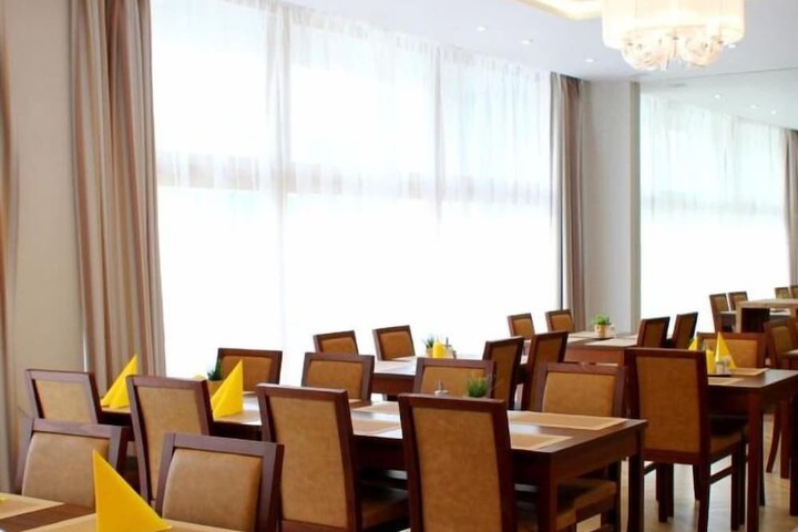Dining Photos
