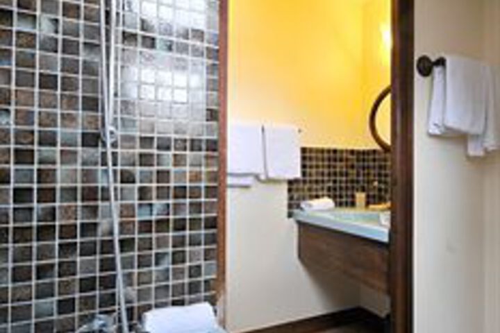 Room 5 of 20