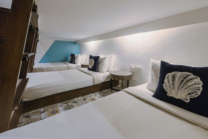 Room 44 of 65