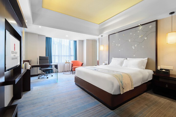 Room 28 of 71
