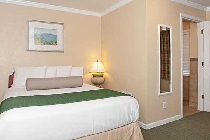 Room 27 of 65