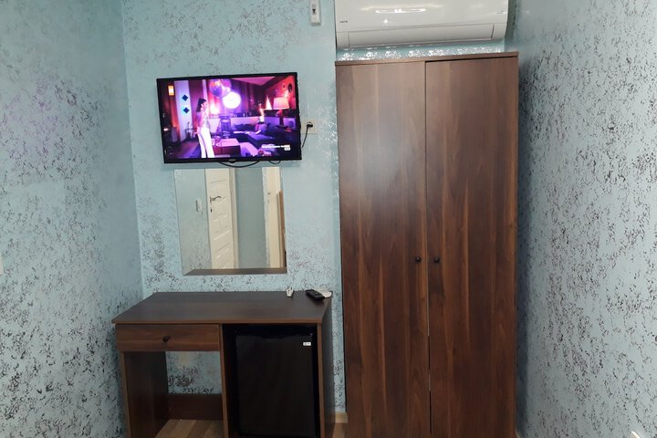 Room 7 of 13