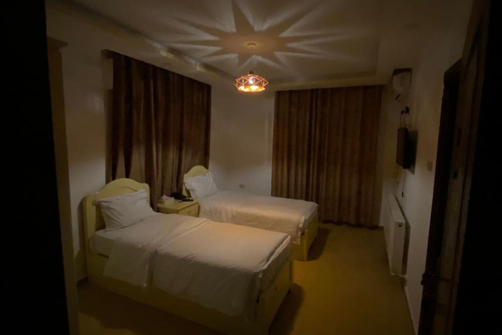 Room 19 of 44