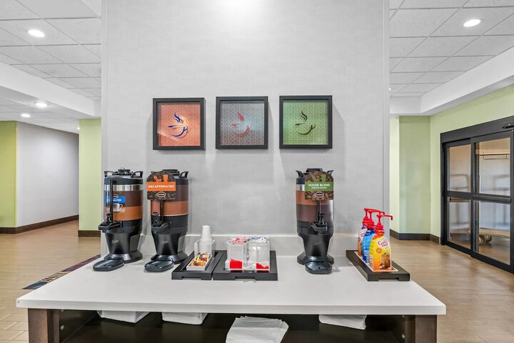 Breakfast/Coffee Service 60 of 68