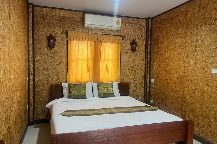 Room 27 of 71
