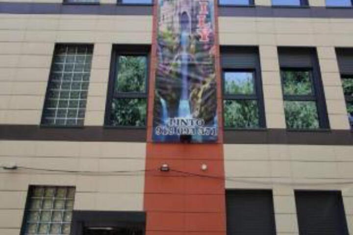 FAMILYHOSTEL