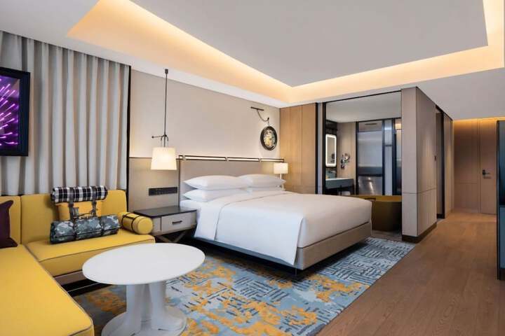 Room 20 of 194