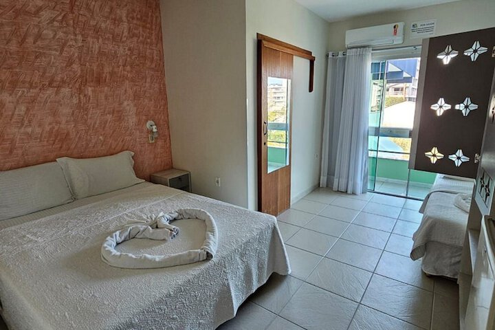 Room 10 of 19