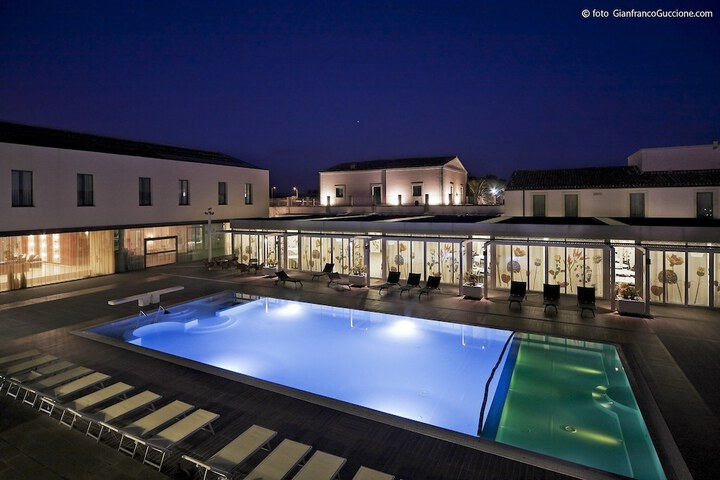 Hotel Pool