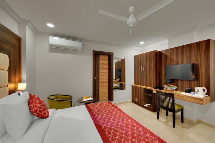 Room 5 of 20