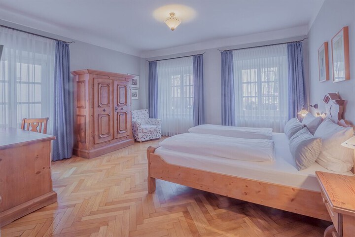 Room 43 of 111