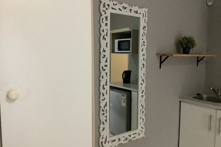 Room 18 of 171