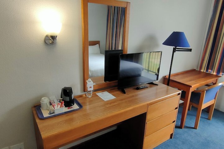 Room 32 of 88