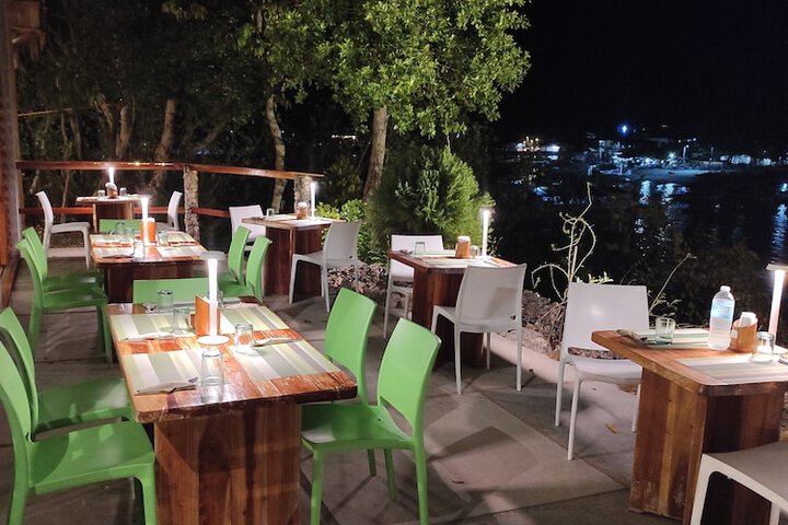 Dining 72 of 81