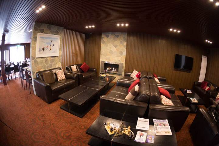 Room 27 of 47