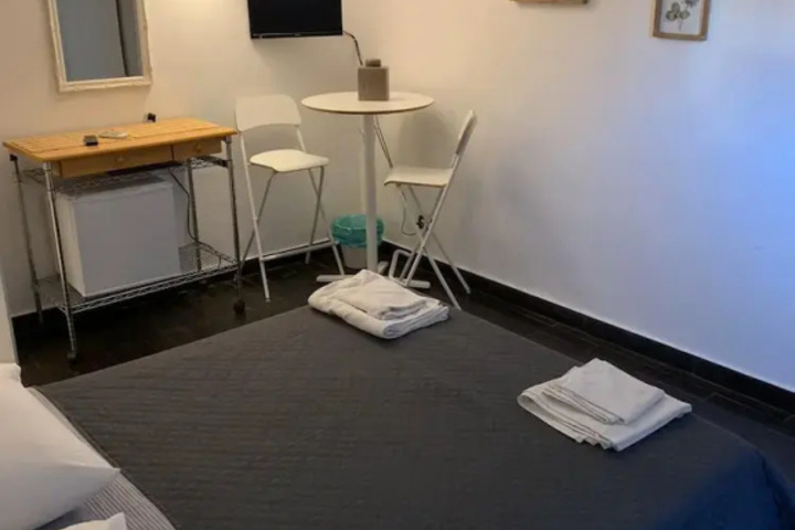 Room 3 of 8