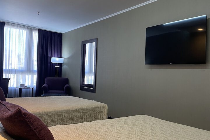 Room 6 of 72